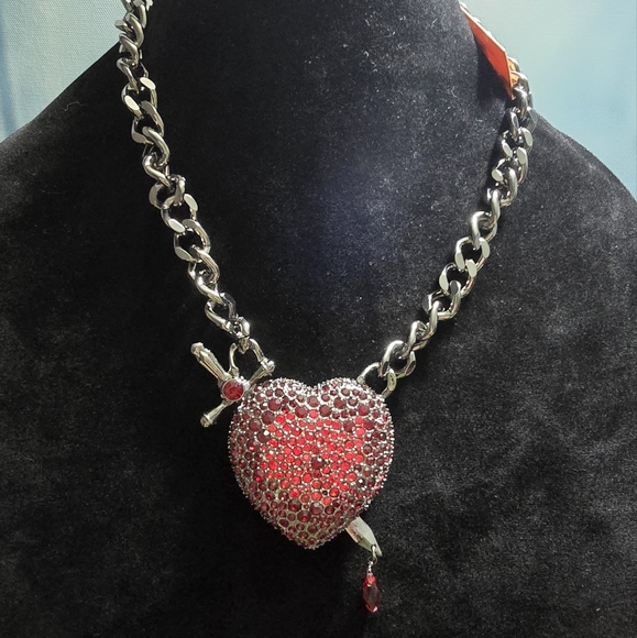 Betsey Johnson Heart Dagger Pendant Necklace! NWT! - Picture 9 of 16